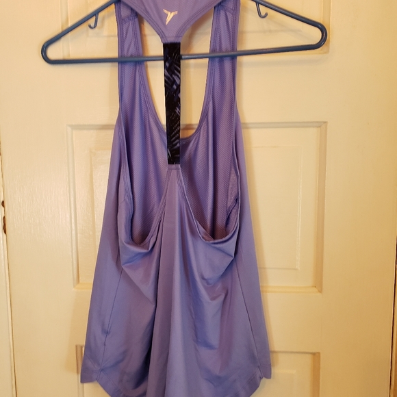 Old Navy Active Tank - Picture 4 of 4